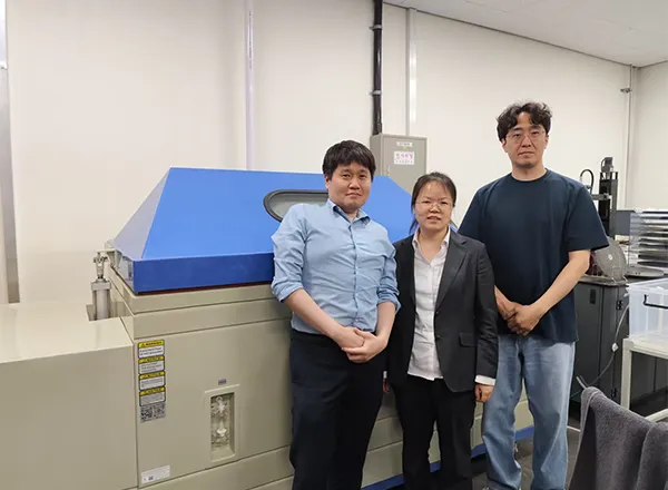 LIB apoya la educación superior en Corea del Sur con la instalación de la cámara de prueba de espray de sal cíclica